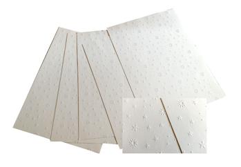 Karton 220g wytłaczany GWIAZDY 25x35cm, 5 ark perłowo-biały
